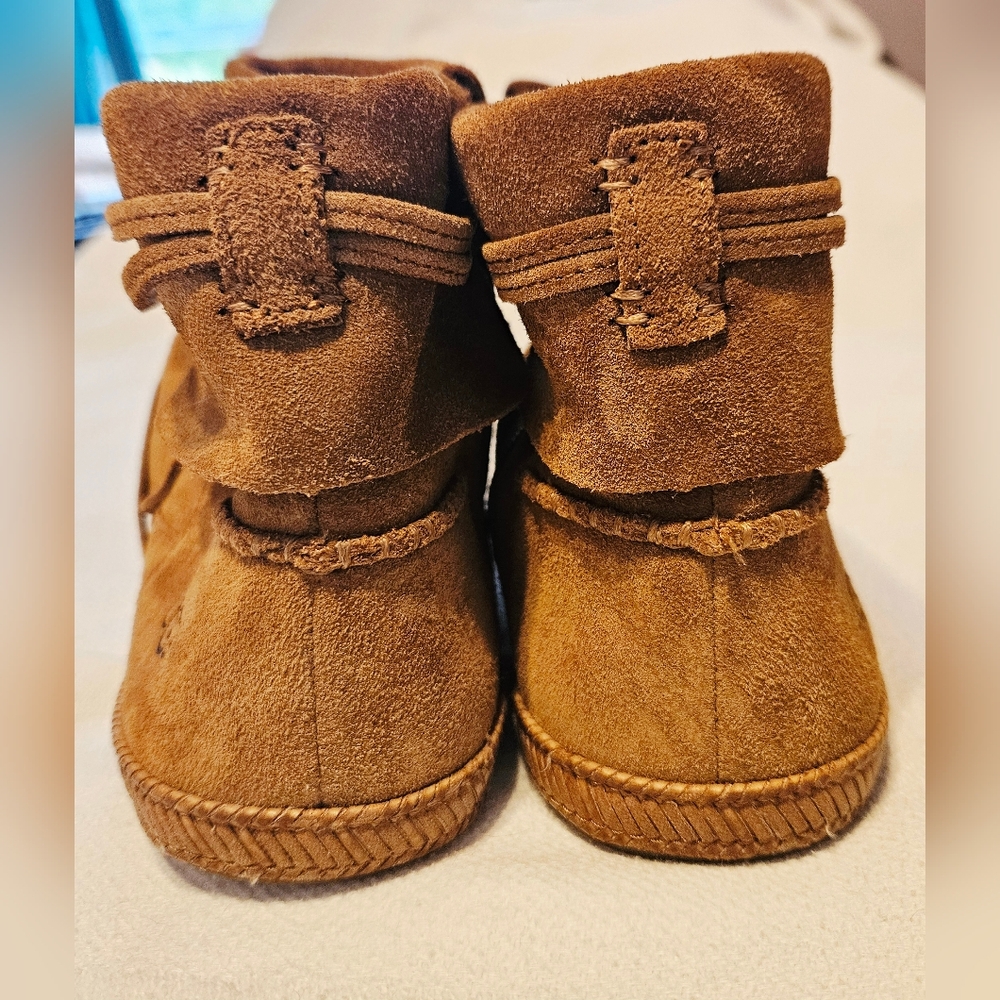 UGG Reid Womens Soft Suede Moccasins Size 8.5 Beige - Picture 3 of 6